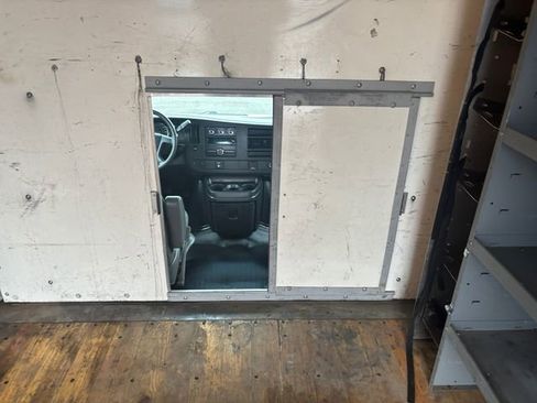 Used 2017 Chevrolet Express 3500 w/ Chrome Appearance Package image 22