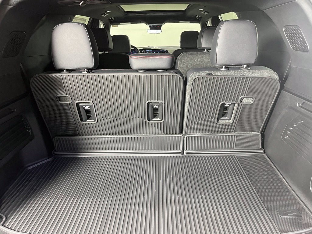 New 2027 Chevrolet Traverse RS w/ LPO, Floor Liner Package AWD/4WD image 7