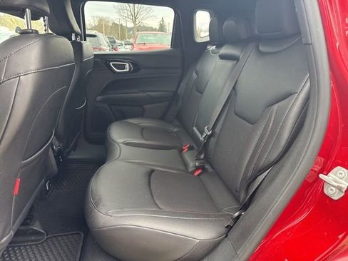 Used 2025 Jeep Compass Trailhawk w/ Sun & Sound Group AWD/4WD image 27
