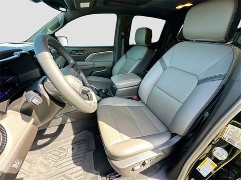 Used 2024 Chevrolet Colorado ZR2 w/ ZR2 Convenience Package III image 20