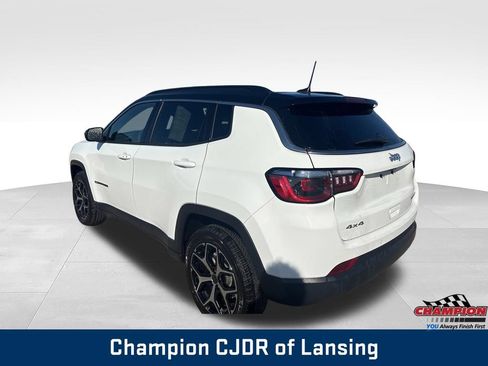 Used 2025 Jeep Compass Limited AWD/4WD image 5