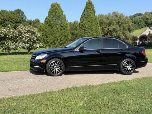 Used 2013 Mercedes-Benz C 300 4MATIC Sedan image 4