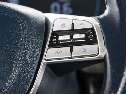 Used 2024 Kia Telluride EX w/ EX Captain's Chair Package image 14