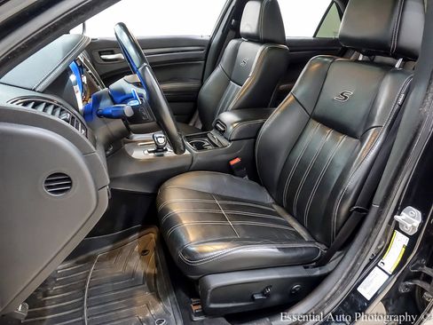 Used 2014 Chrysler 300 S image 13