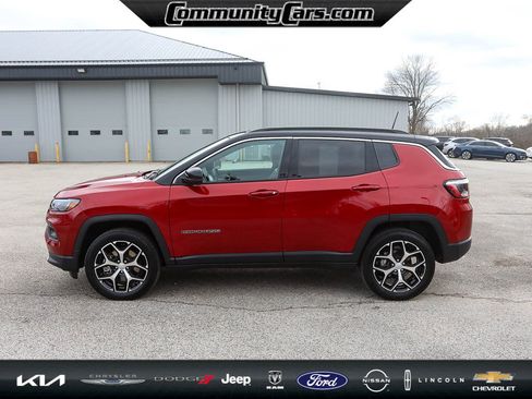 Used 2024 Jeep Compass Limited w/ Sun and Sound Group image 3