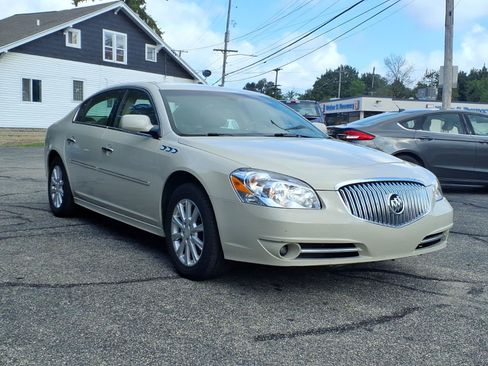 Used 2011 Buick Lucerne CXL w/ Driver Confidence Package FWD image 4