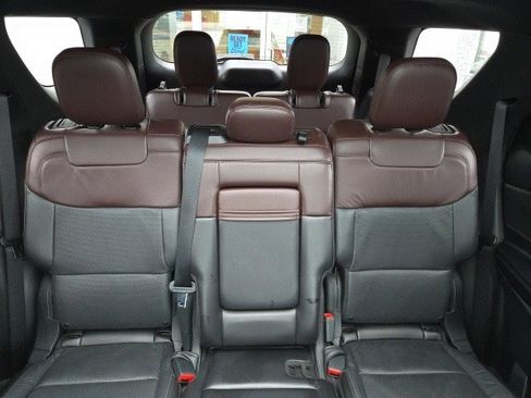 Used 2020 Ford Explorer Platinum w/ Premium Technology Package image 25