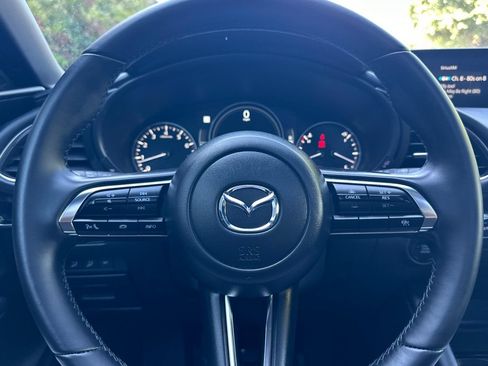 Certified 2025 MAZDA MAZDA3 2.5 S Hatchback w/ Appearance Package FWD image 26