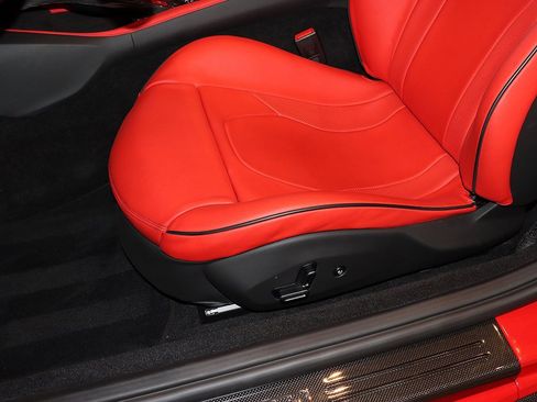 Certified 2022 Ferrari Portofino M image 77