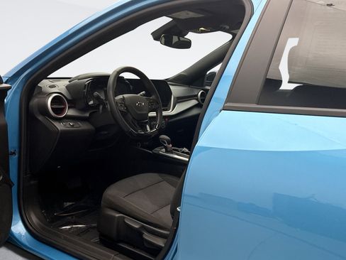 Used 2025 Chevrolet Trax RS w/ Sunroof Package FWD image 10