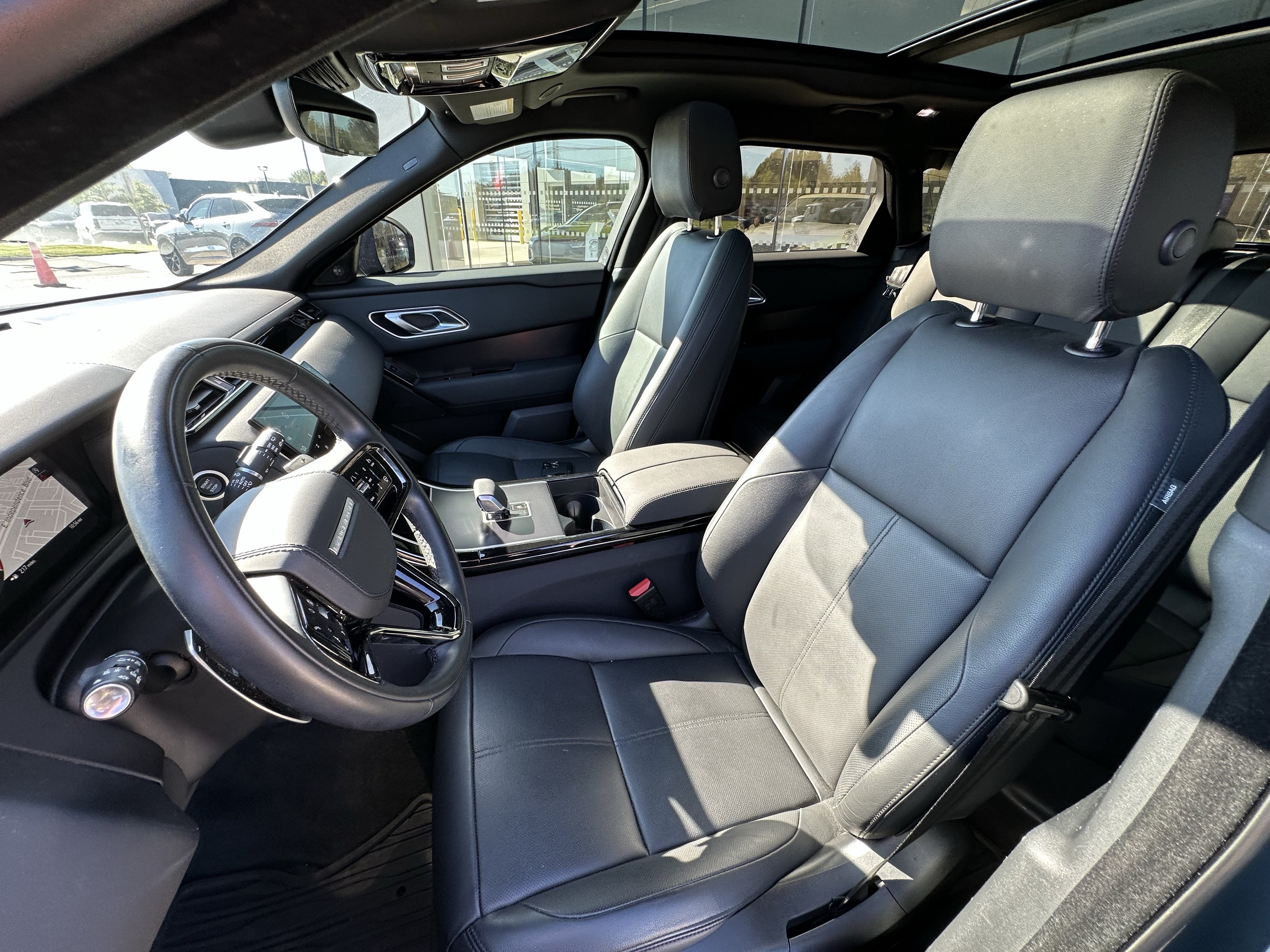 Certified 2026 Land Rover Range Rover Velar Dynamic SE AWD/4WD image 14