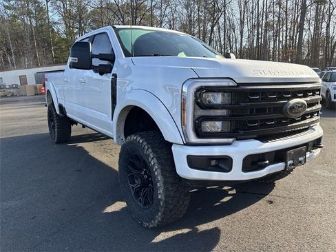 Used 2024 Ford F250 XLT w/ Black Appearance Package image 2