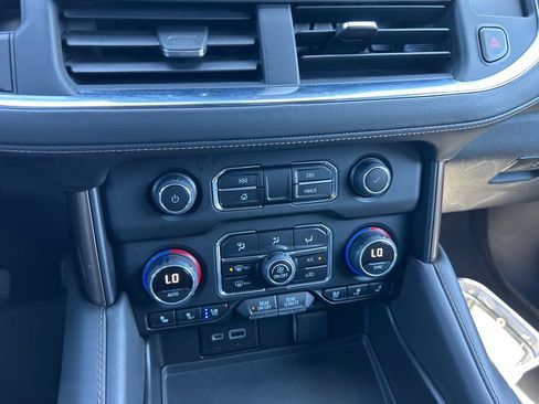 Certified 2022 Chevrolet Suburban High Country w/ LPO, Illumination Package AWD/4WD image 29
