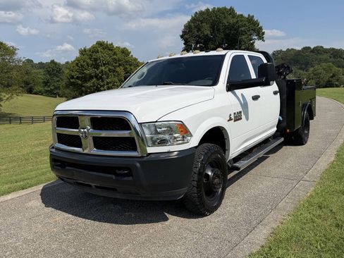 Used 2018 RAM 3500 Tradesman w/ Chrome Appearance Group AWD/4WD image 5