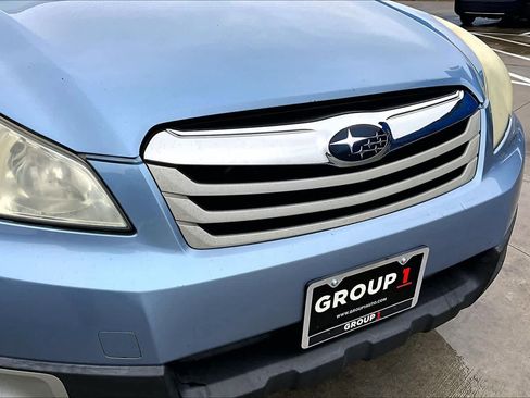 Used 2011 Subaru Outback 2.5i Premium w/ All-Weather Pkg image 29