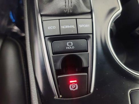 Used 2018 Toyota Camry XSE image 33