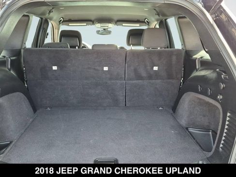 Used 2018 Jeep Grand Cherokee Laredo AWD/4WD image 24