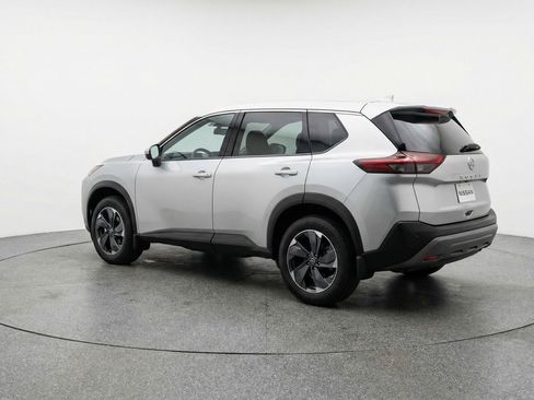 Used 2025 Nissan Rogue SV FWD image 6