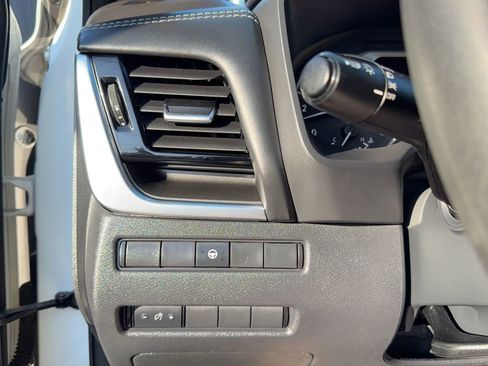 Used 2023 Nissan Rogue SV FWD image 14