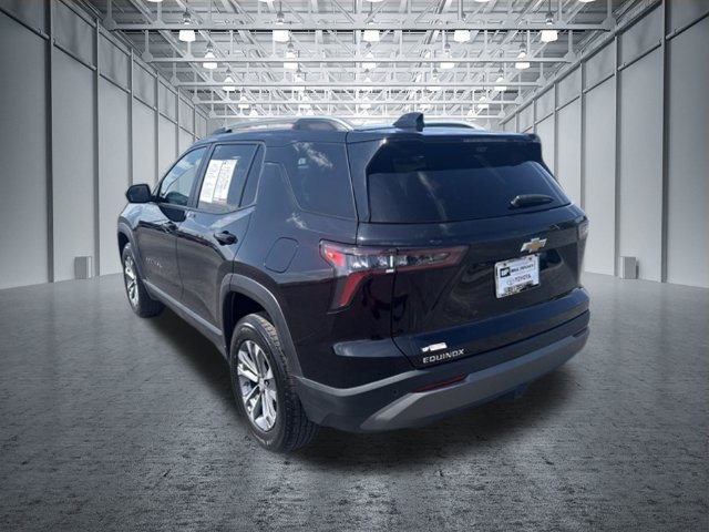 Used 2025 Chevrolet Equinox LT w/ Convenience Package II FWD image 3
