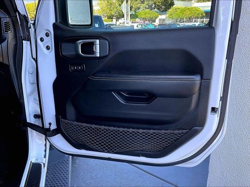 Used 2021 Jeep Wrangler Unlimited Sahara w/ Safety Group AWD/4WD image 28