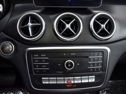 Used 2019 Mercedes-Benz CLA 250 4MATIC image 23