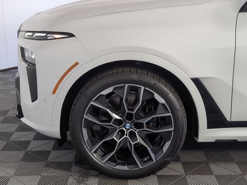 New 2026 BMW X7 M60i image 9