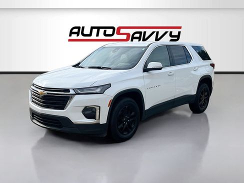 Used 2023 Chevrolet Traverse LS w/ Safety Package FWD image 3