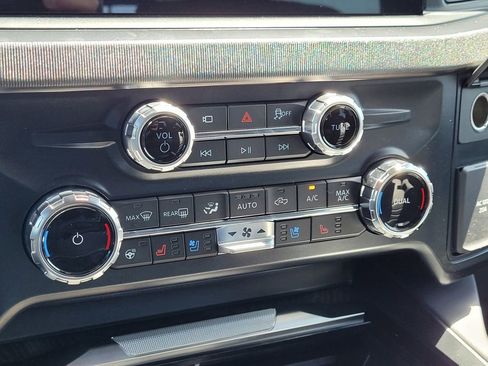 New 2025 Ford F250 Platinum image 46