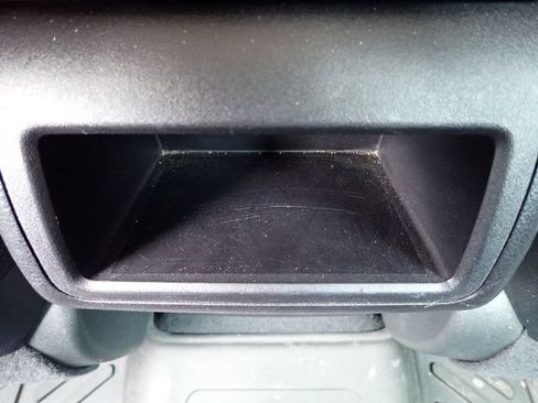 Used 2017 Toyota Camry LE FWD image 19