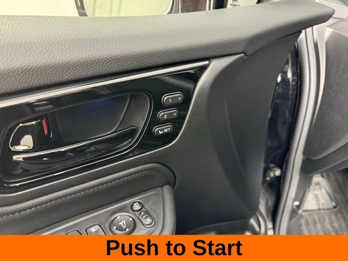 Used 2025 Honda Odyssey Elite image 11
