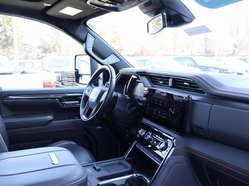 Used 2024 GMC Sierra 3500 AT4 w/ AT4 Preferred Package AWD/4WD image 48