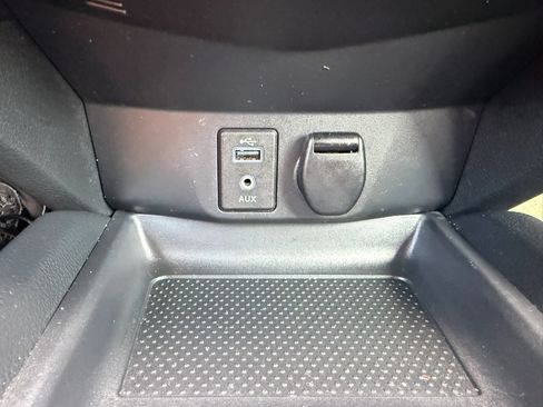 Used 2017 Nissan Rogue SV w/ SV Premium Package FWD image 27