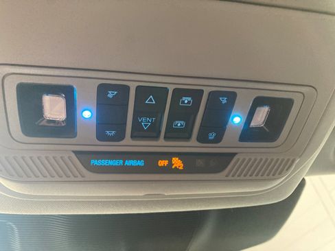Used 2023 Ford Explorer XLT w/ Equipment Group 202A AWD/4WD image 28