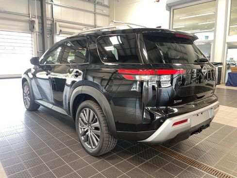 Used 2023 Nissan Pathfinder SL w/ SL Premium Package image 21