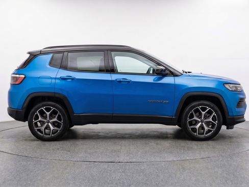 Used 2025 Jeep Compass Limited AWD/4WD image 11