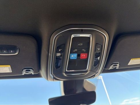 Used 2022 Jeep Wagoneer Series III image 32