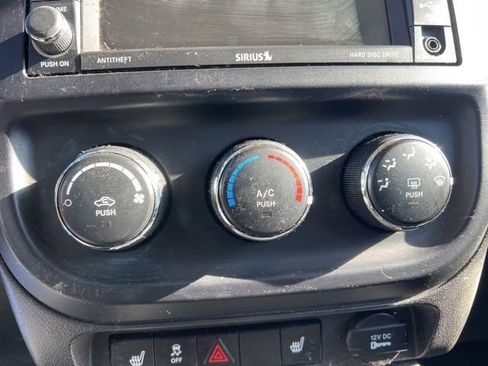 Used 2014 Jeep Patriot Latitude w/ Sun/Sound Group image 17