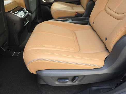 Certified 2025 INFINITI QX80 Sensory image 13