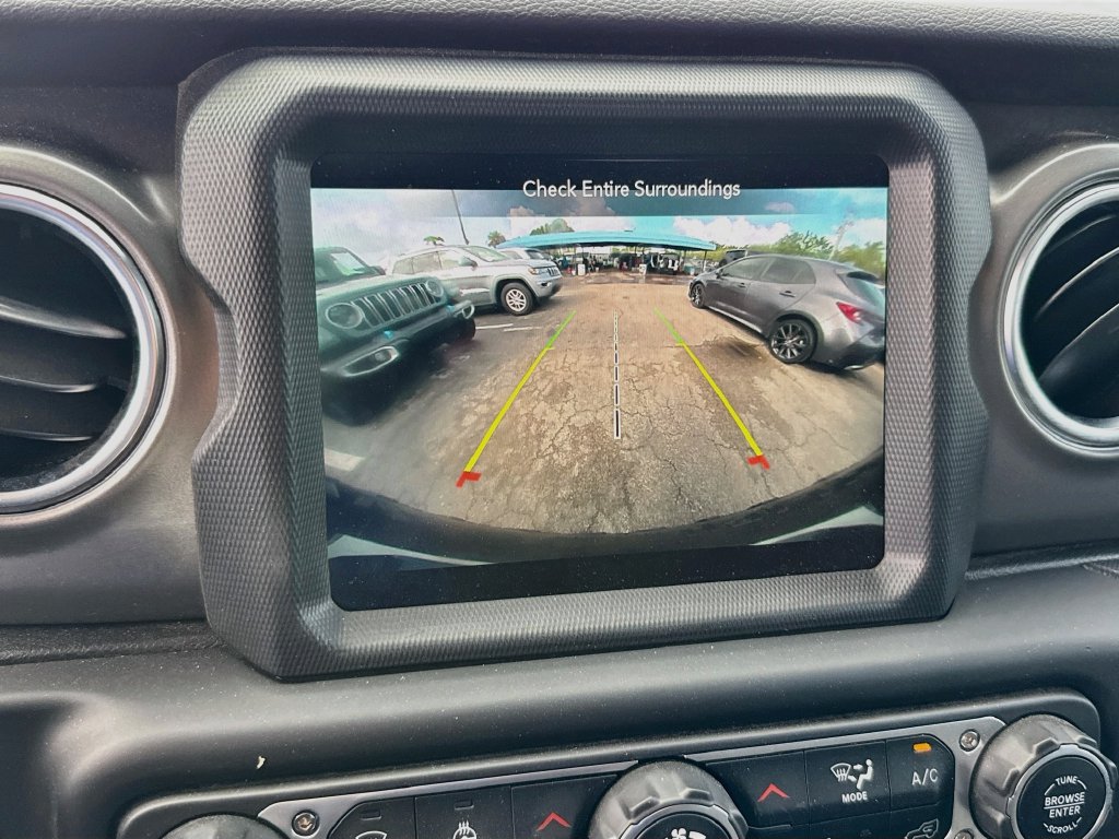 Used 2023 Jeep Wrangler Unlimited Rubicon 4xe w/ Cold Weather Group AWD/4WD image 14