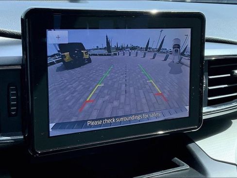 Used 2020 Ford Explorer XLT w/ Equipment Group 202A RWD image 14