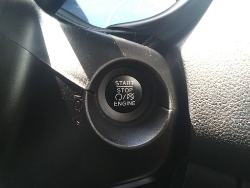 Used 2022 Jeep Renegade Latitude w/ Convenience Group AWD/4WD image 15