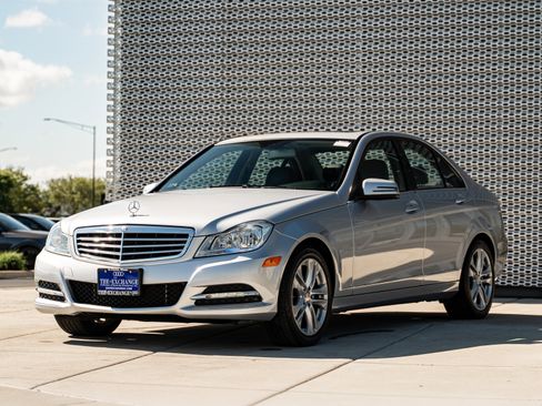 Used 2012 Mercedes-Benz C 300 4MATIC Sedan image 7