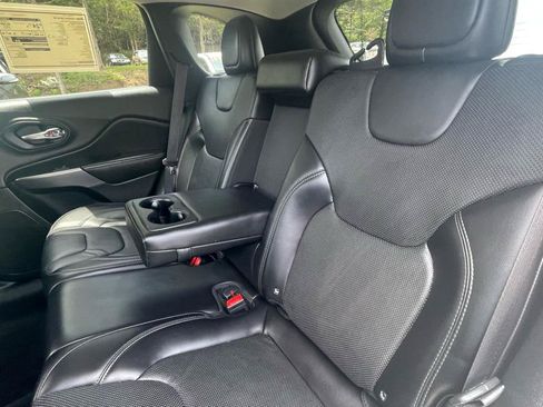 Used 2019 Jeep Cherokee Limited AWD/4WD image 19