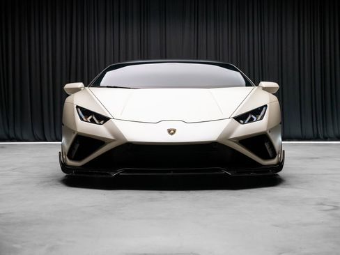 Used 2021 Lamborghini Huracan EVO RWD image 25