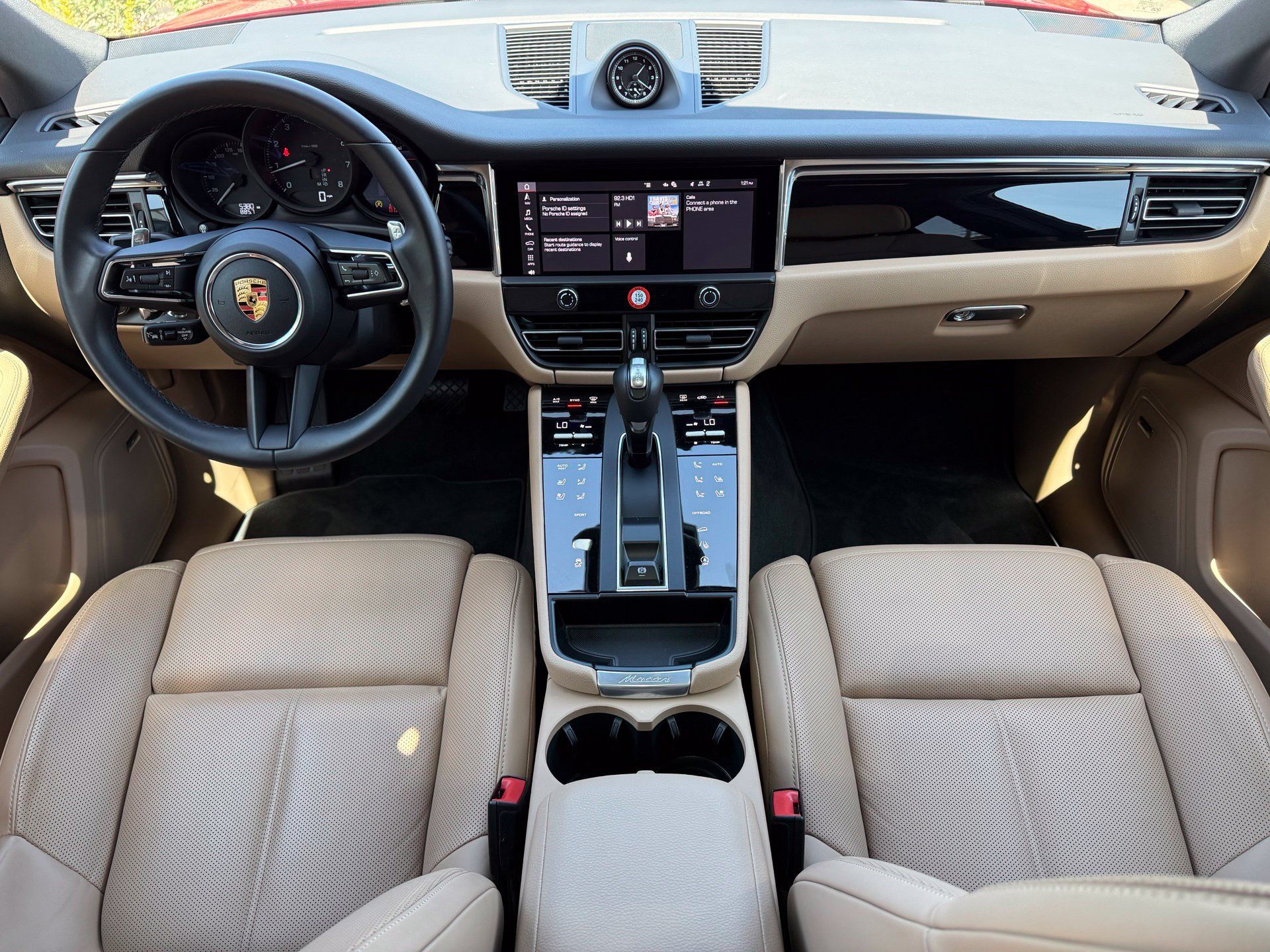 Certified 2026 Porsche Macan AWD/4WD image 14