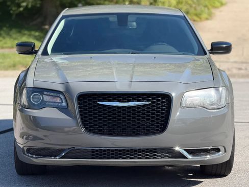 Used 2019 Chrysler 300 Touring w/ Sport Appearance Package RWD image 2
