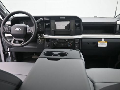 New 2026 Ford F250 XL w/ XL Chrome Package image 12