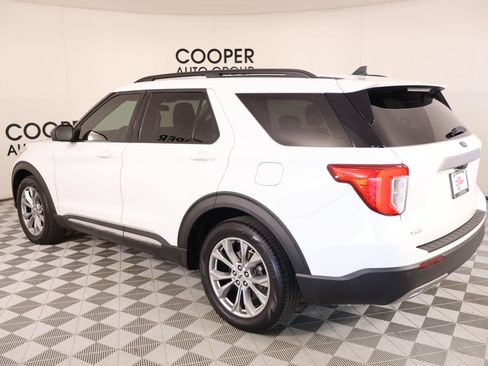 Used 2022 Ford Explorer XLT w/ Equipment Group 202A RWD image 24