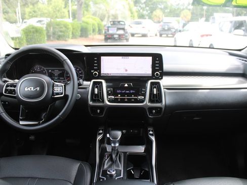 Certified 2023 Kia Sorento S FWD image 24